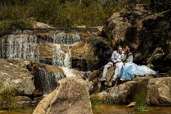 Maddison and Damien's wedding at Woolshed Falls Beechworth