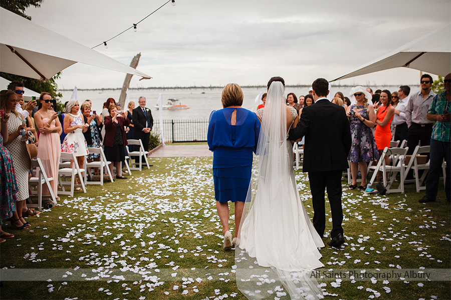 Lauren and Jason's wedding at Yarrawonga | Yarrawonga / Mulwala Wedding Photographers | ls014.jpg