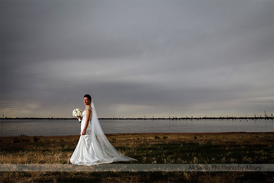 Lauren and Jason's wedding at Yarrawonga | Yarrawonga / Mulwala Wedding Photographers | ls066.jpg
