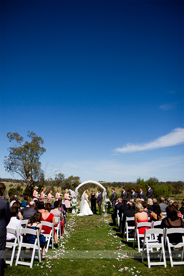 Sarah and Simon's wedding at the  Wagga City Golf Club | Wagga Wagga Wedding Photographers | b009.jpg