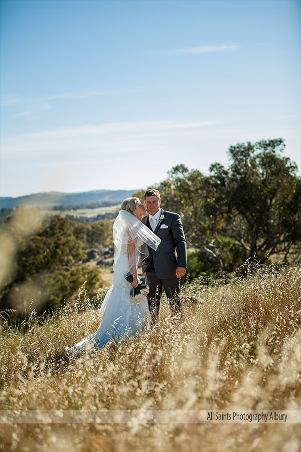 Sarah and Simon's wedding at the  Wagga City Golf Club | Wagga Wagga Wedding Photographers | b018.jpg
