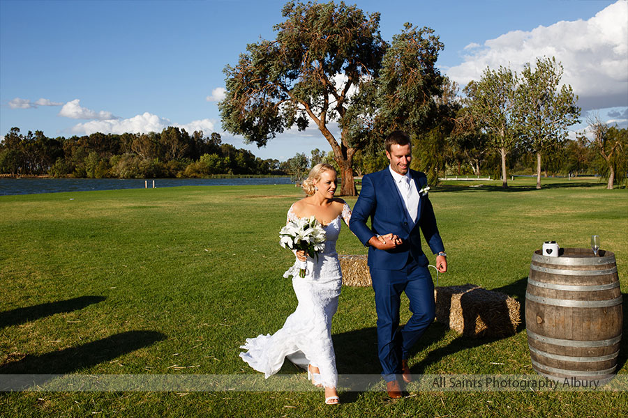 Emma & Jarryd’s Wedding at Yarrawonga Yacht Club | Yarrawonga / Mulwala Wedding Photographers | Yarrawonga-Yacht-Club-weddings-Emma-Jarryd-0032.JPG