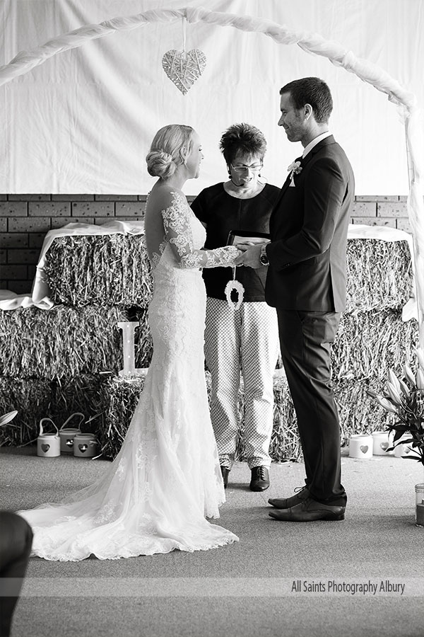 Emma & Jarryd’s Wedding at Yarrawonga Yacht Club | Yarrawonga / Mulwala Wedding Photographers | Yarrawonga-Yacht-Club-weddings-Emma-Jarryd-0016.JPG