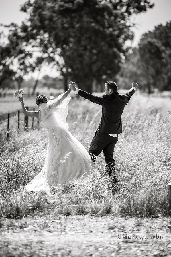 Bec & Dale's wedding at the Corowa Whisky & Chocolate Factory | Corowa wedding photographers | Corowa-Whisky-Chocolate-Factory-weddings-Bec-Dale-0028.JPG