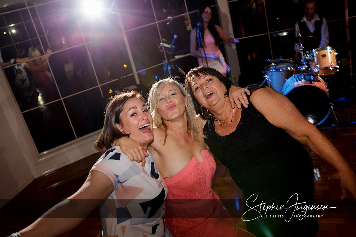 Amanda and Daniel's Hovell Tree Inn Albury wedding | Albury Wedding Photographers  | Hovell-tree-inn-albury-wedding-Amanda-daniel-0068.jpg