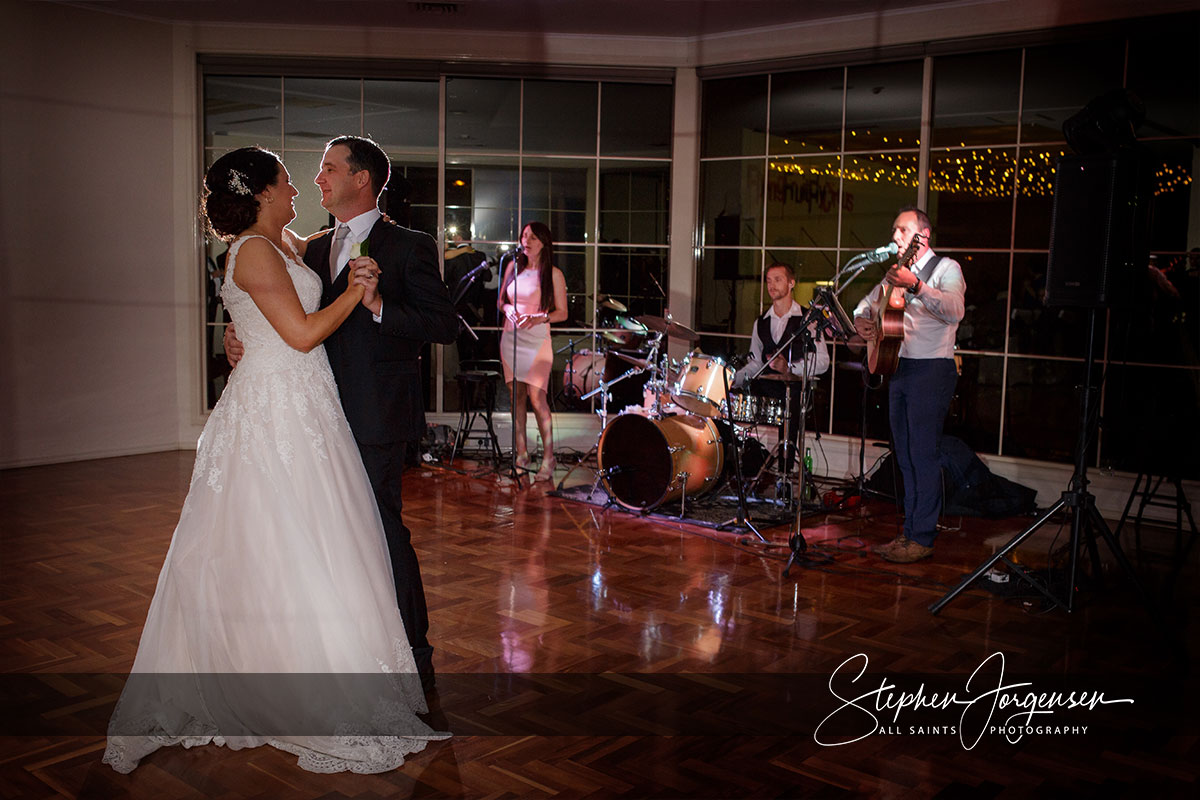 Amanda and Daniel's Hovell Tree Inn Albury wedding | Albury Wedding Photographers  | Hovell-tree-inn-albury-wedding-Amanda-daniel-0057.jpg