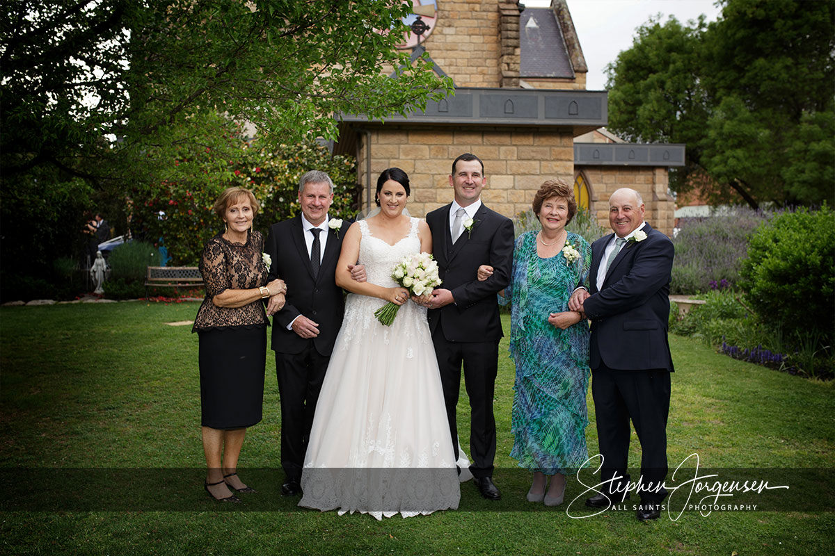 Amanda and Daniel's Hovell Tree Inn Albury wedding | Albury Wedding Photographers  | Hovell-tree-inn-albury-wedding-Amanda-daniel-0031.jpg
