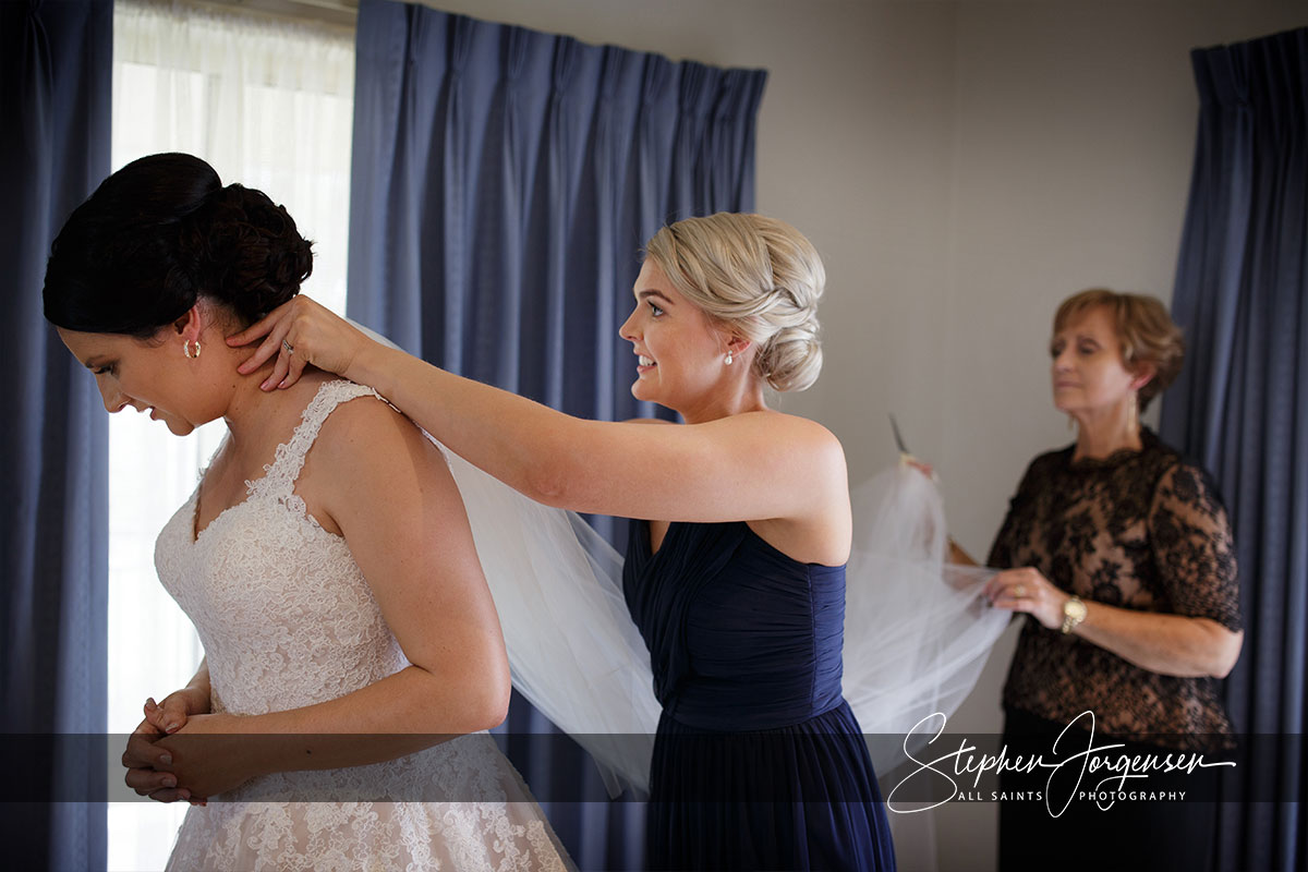 Amanda and Daniel's Hovell Tree Inn Albury wedding | Albury Wedding Photographers  | Hovell-tree-inn-albury-wedding-Amanda-daniel-0013.jpg