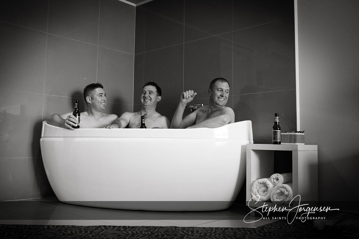 Amanda and Daniel's Hovell Tree Inn Albury wedding | Albury Wedding Photographers  | Hovell-tree-inn-albury-wedding-Amanda-daniel-0005.jpg