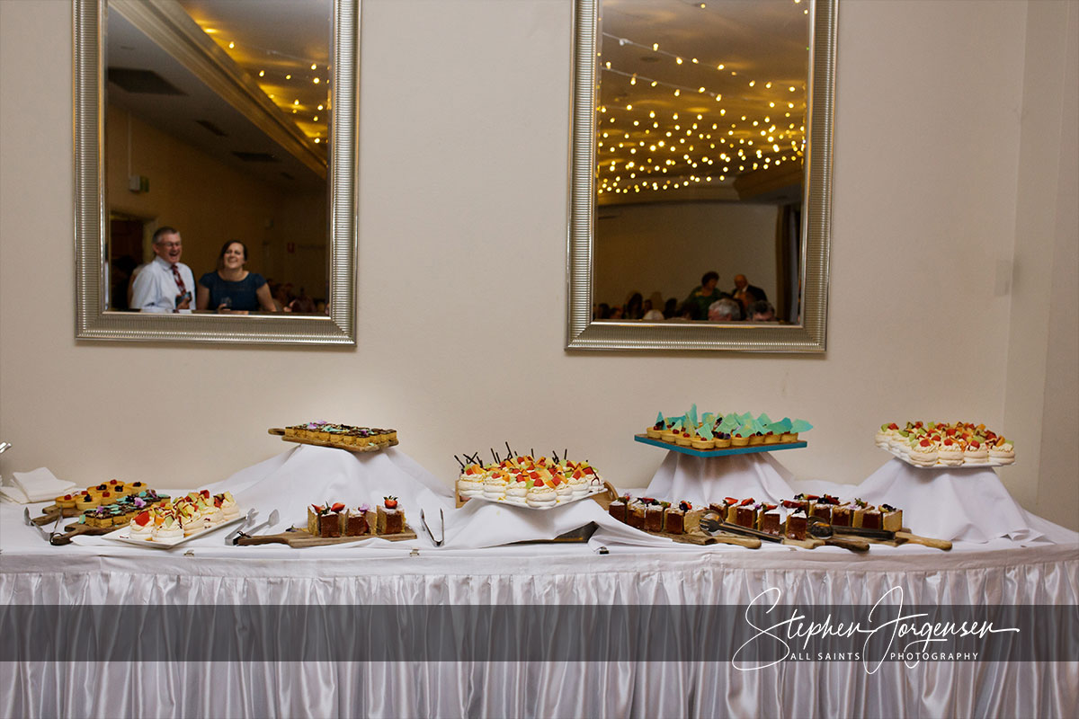 Amanda and Daniel's Hovell Tree Inn Albury wedding | Albury Wedding Photographers  | Hovell-tree-inn-albury-wedding-Amanda-daniel-0060.jpg