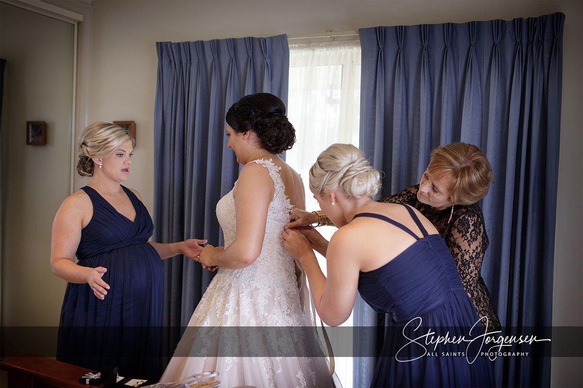 Amanda and Daniel's Hovell Tree Inn Albury wedding | Albury Wedding Photographers  | Hovell-tree-inn-albury-wedding-Amanda-daniel-0012.jpg