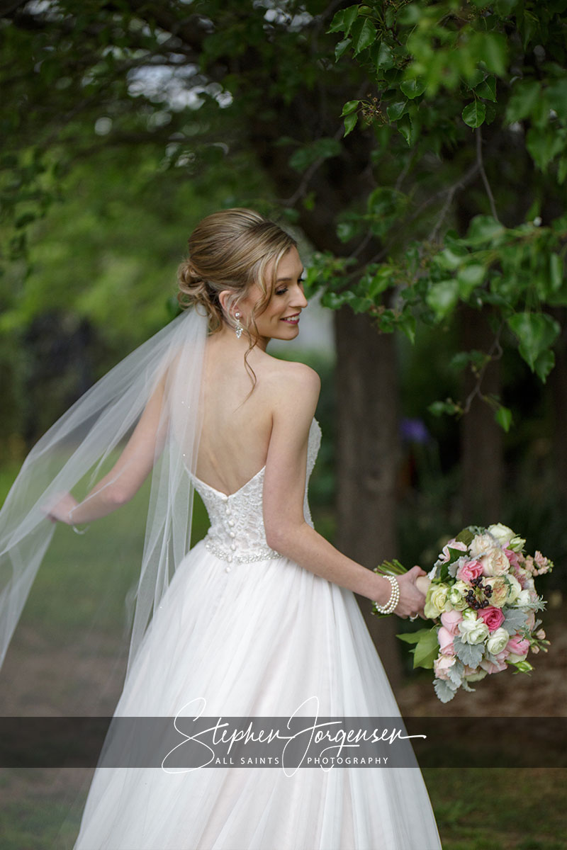 Lauren & Daniel's wedding at  Brown Brothers Winery Milawa  | Milawa Wedding Photographers | brown-brothers-milawa-weddings-Lauren-Daniel-0012.jpg