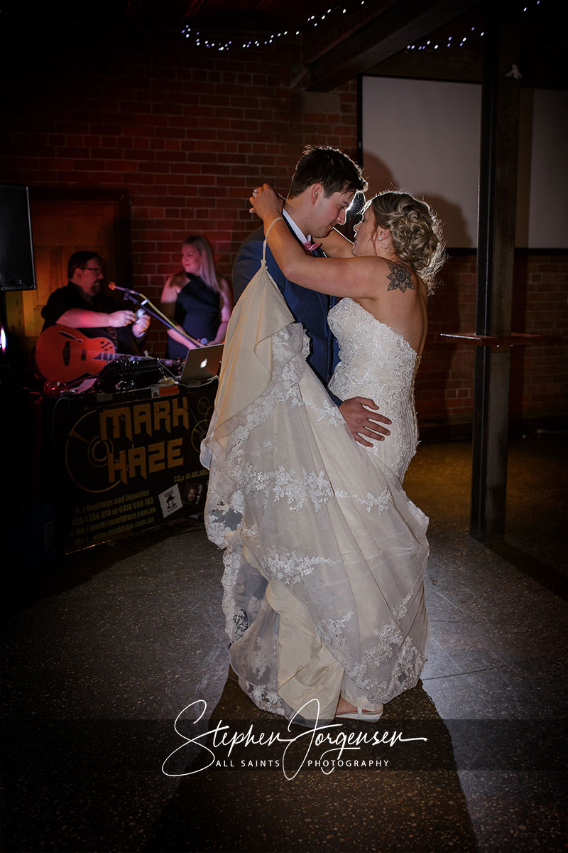 Samantha & Tom's wedding at Willowbank Events Albury | Albury Wedding Photographers  | Willowbank-Events-Albury-weddings-Samantha-Tom-0076.jpg