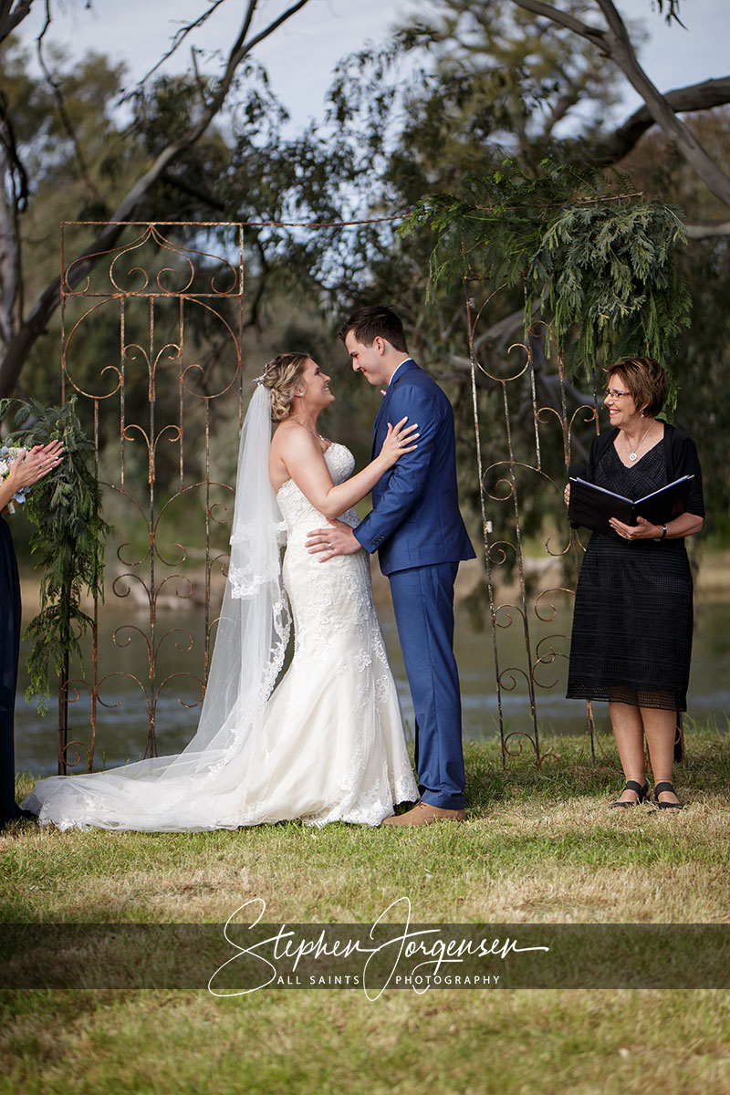 Samantha & Tom's wedding at Willowbank Events Albury | Albury Wedding Photographers  | Willowbank-Events-Albury-weddings-Samantha-Tom-0044.jpg