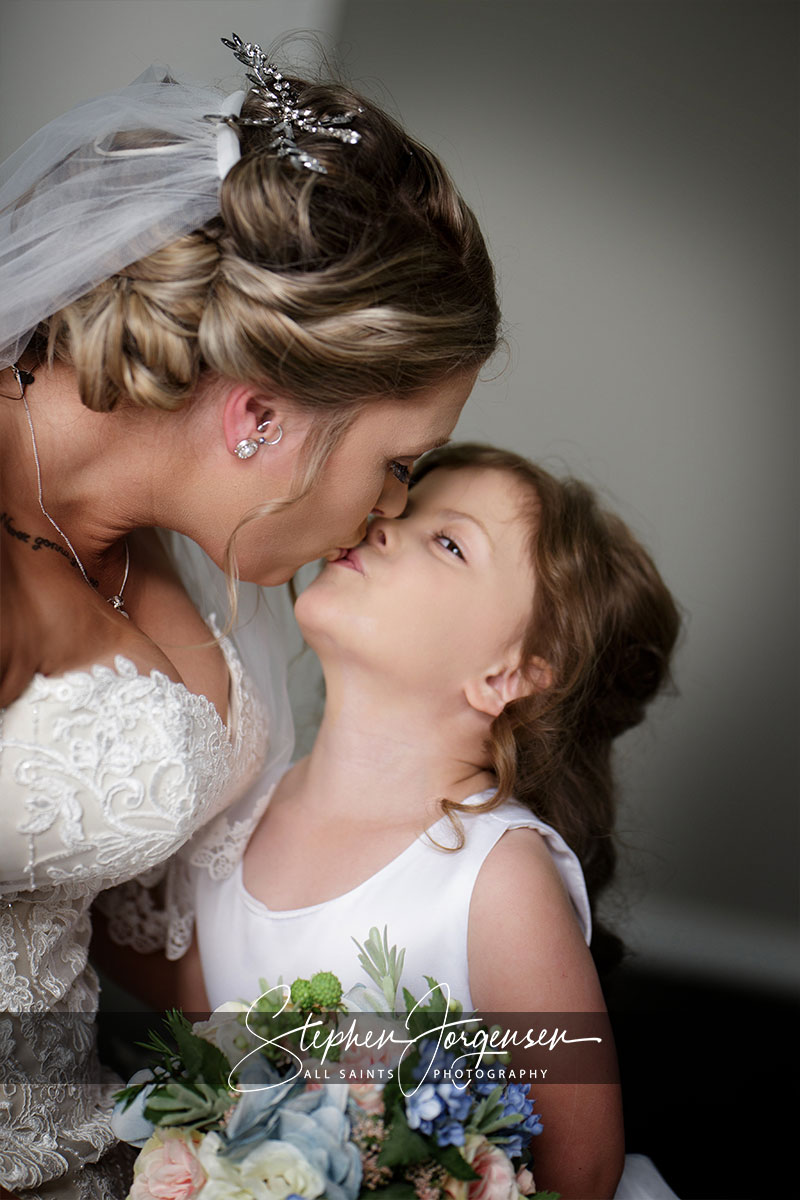 Samantha & Tom's wedding at Willowbank Events Albury | Albury Wedding Photographers  | Willowbank-Events-Albury-weddings-Samantha-Tom-0014.jpg