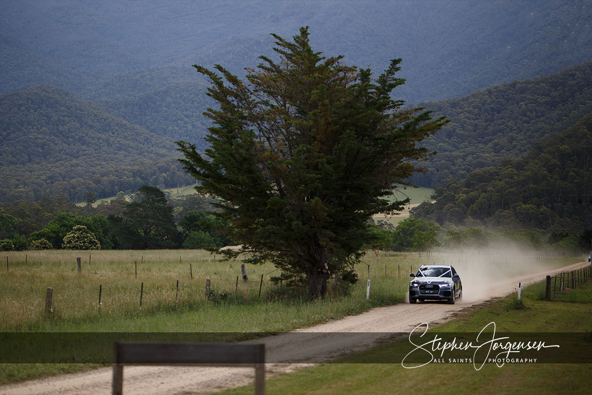 Lauren and Aaron's Wedding at The Red Stag Deer and Emu Farm Eurobin | Porepunkah / Bright Wedding Photographers | Red-Stag-Deer-and-Emu-Farm-Eurobin-weddings-Lauren-Aaron-0025.jpg