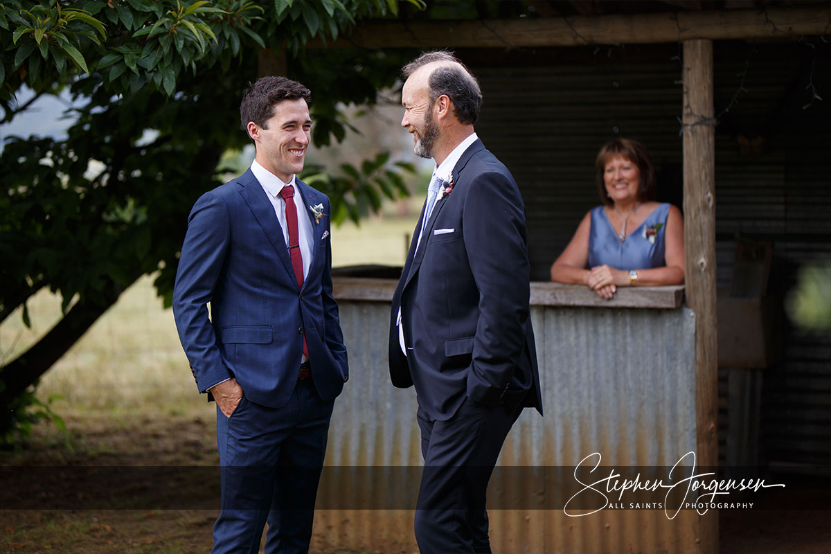Lauren and Aaron's Wedding at The Red Stag Deer and Emu Farm Eurobin | Porepunkah / Bright Wedding Photographers | Red-Stag-Deer-and-Emu-Farm-Eurobin-weddings-Lauren-Aaron-0024.jpg