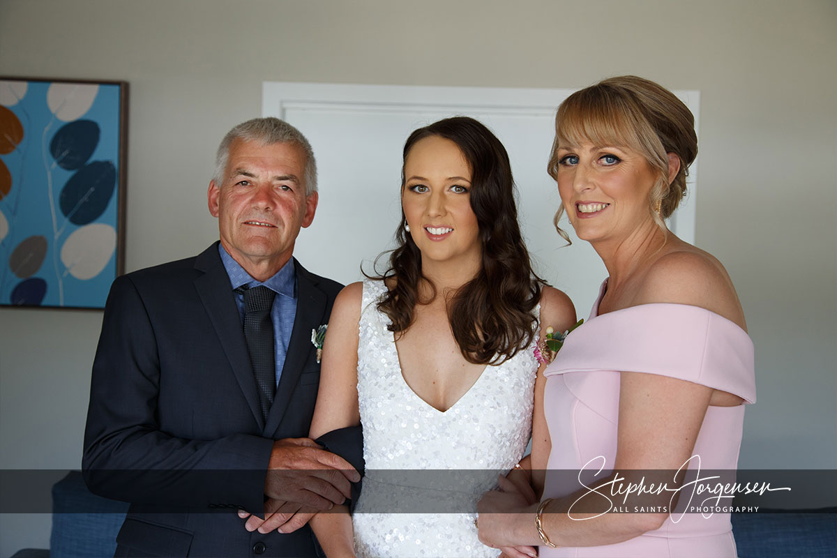 Lauren and Aaron's Wedding at The Red Stag Deer and Emu Farm Eurobin | Porepunkah / Bright Wedding Photographers | Red-Stag-Deer-and-Emu-Farm-Eurobin-weddings-Lauren-Aaron-0017.jpg