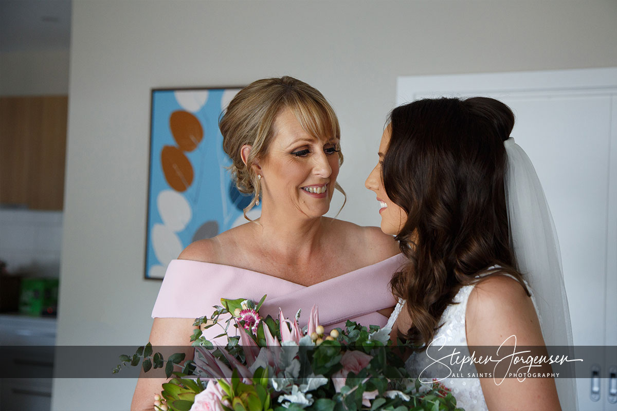 Lauren and Aaron's Wedding at The Red Stag Deer and Emu Farm Eurobin | Porepunkah / Bright Wedding Photographers | Red-Stag-Deer-and-Emu-Farm-Eurobin-weddings-Lauren-Aaron-0016.jpg