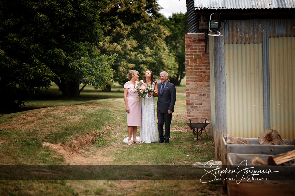 Lauren and Aaron's Wedding at The Red Stag Deer and Emu Farm Eurobin | Porepunkah / Bright Wedding Photographers | Red-Stag-Deer-and-Emu-Farm-Eurobin-weddings-Lauren-Aaron-0026a.jpg