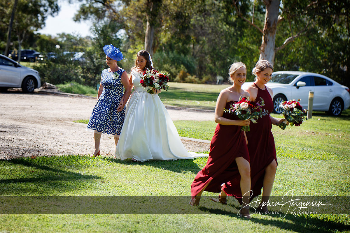 Beth and Josh's Wedding at Brown Brothers Winery Milawa  | Milawa Wedding Photographers | brown-brothers-milawa-weddings-Beth-Josh-0016.jpg