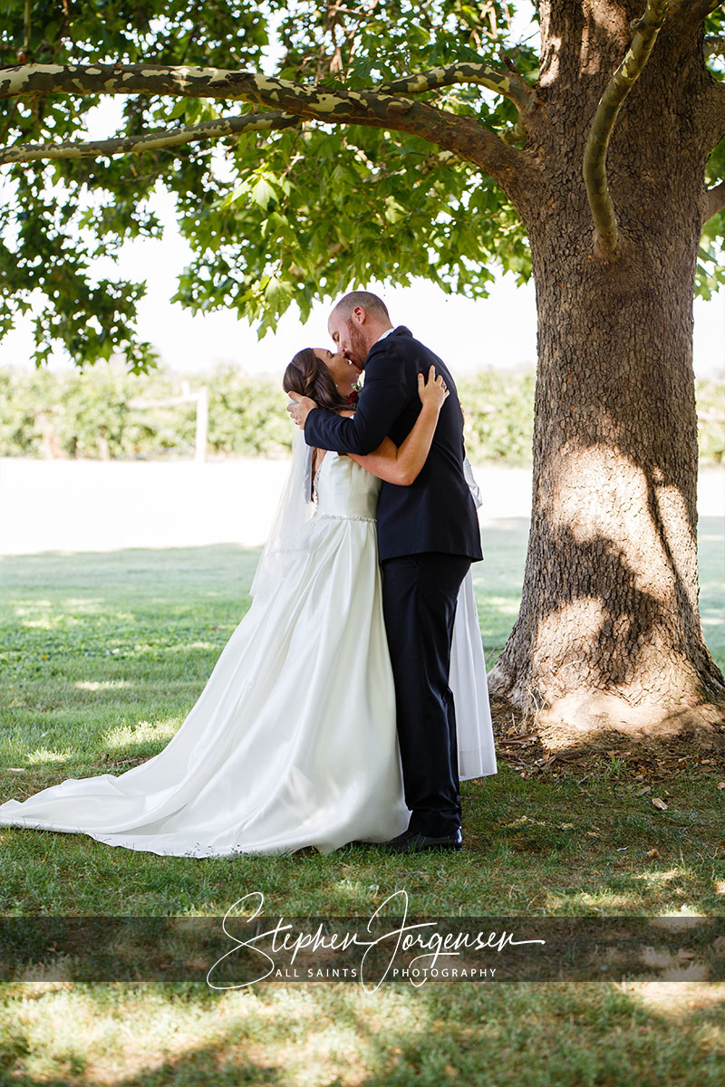 Beth and Josh's Wedding at Brown Brothers Winery Milawa  | Milawa Wedding Photographers | brown-brothers-milawa-weddings-Beth-Josh-0029.jpg