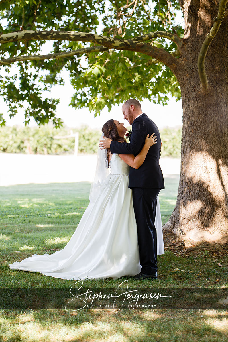 Beth and Josh's Wedding at Brown Brothers Winery Milawa  | Milawa Wedding Photographers | brown-brothers-milawa-weddings-Beth-Josh-0030.jpg