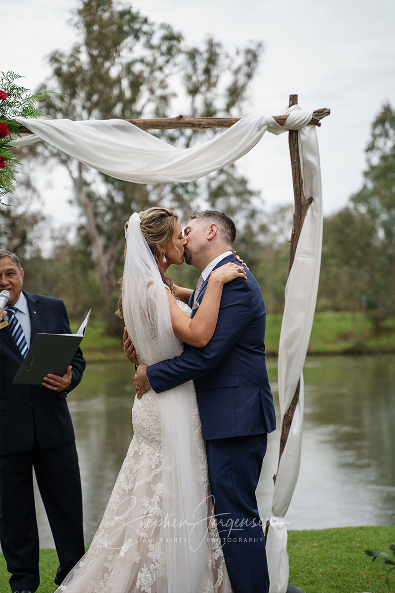 Bron and Joel's wedding at Noreuil Park Albury | Albury Wedding Photographers  | Albury-weddings-Bron-Joel-0033.jpg