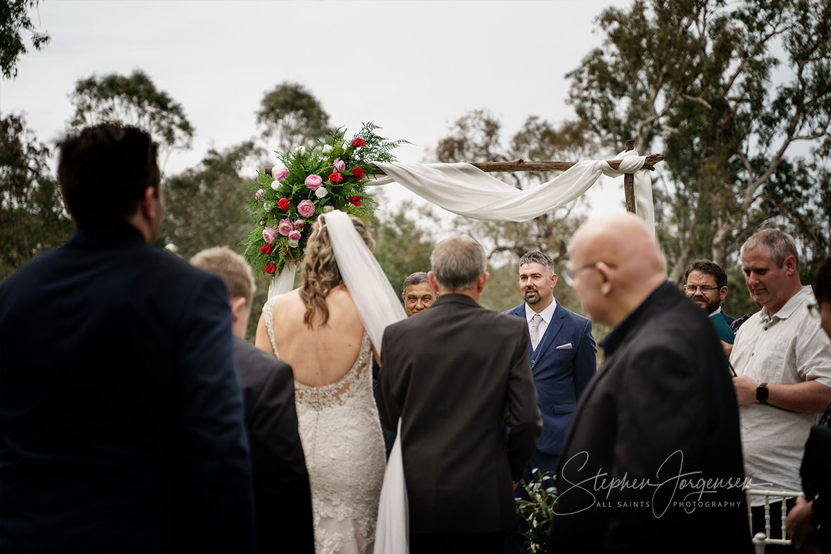 Bron and Joel's wedding at Noreuil Park Albury | Albury Wedding Photographers  | Albury-weddings-Bron-Joel-0028.jpg