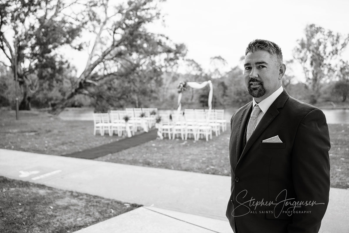 Bron and Joel's wedding at Noreuil Park Albury | Albury Wedding Photographers  | Albury-weddings-Bron-Joel-0018.jpg