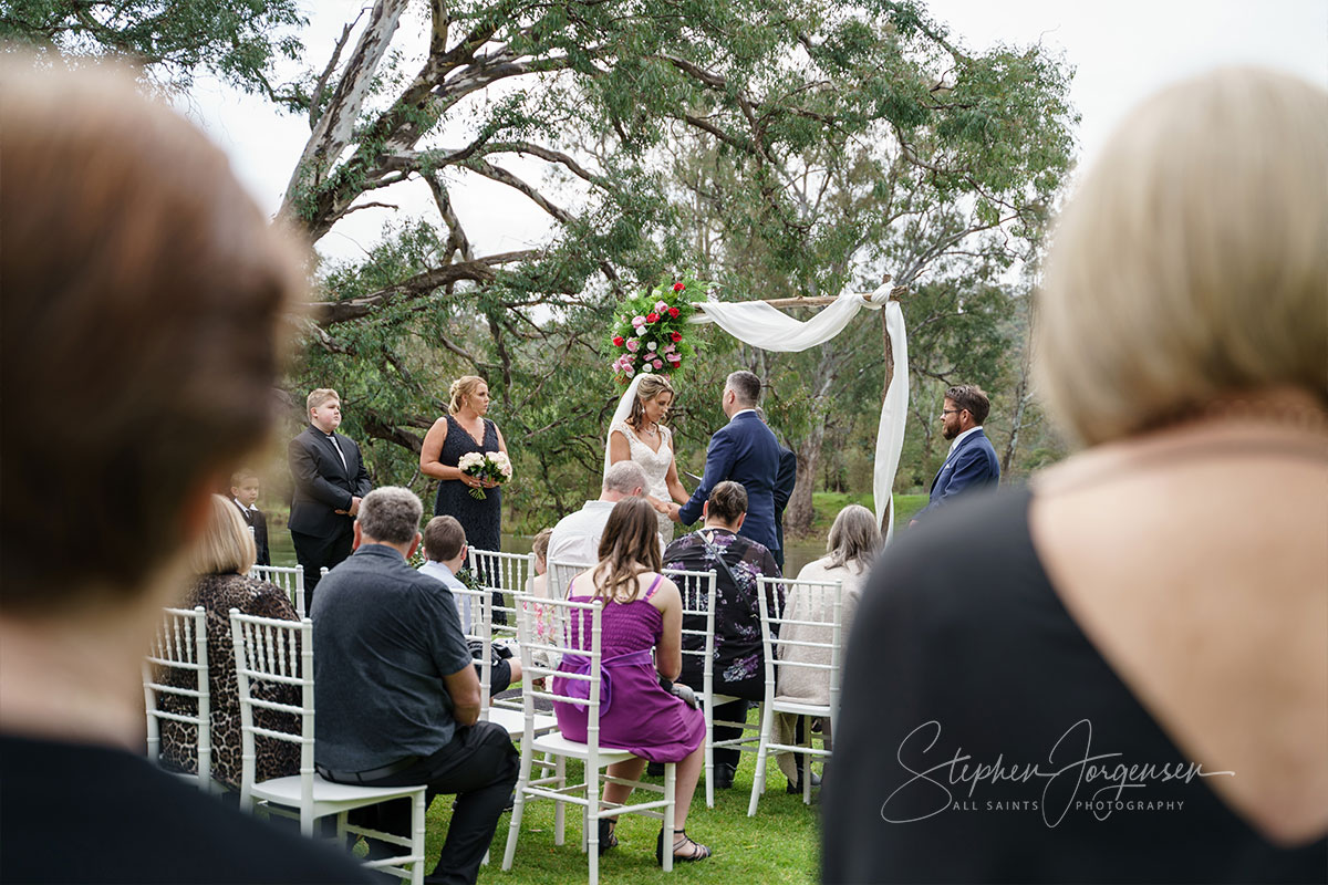 Bron and Joel's wedding at Noreuil Park Albury | Albury Wedding Photographers  | Albury-weddings-Bron-Joel-0031.jpg