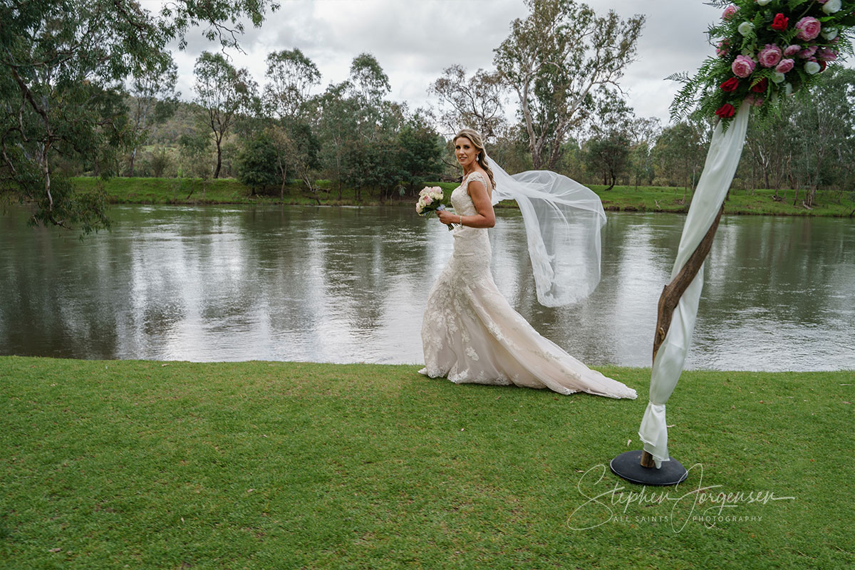 Bron and Joel's wedding at Noreuil Park Albury | Albury Wedding Photographers  | Albury-weddings-Bron-Joel-0040.jpg