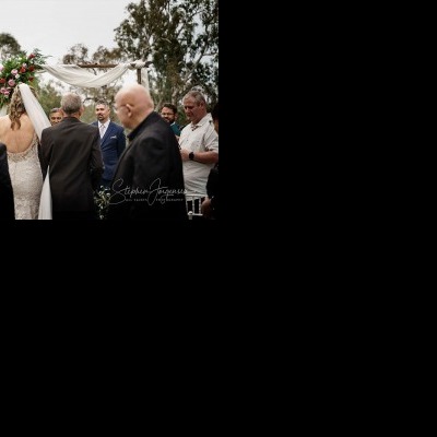 Bron and Joel's wedding at Noreuil Park Albury | Albury Wedding Photographers  | Albury-weddings-Bron-Joel-0028.jpg