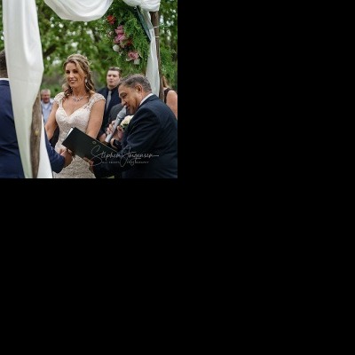 Bron and Joel's wedding at Noreuil Park Albury | Albury Wedding Photographers  | Albury-weddings-Bron-Joel-0029.jpg