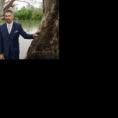 Bron and Joel's wedding at Noreuil Park Albury | Albury Wedding Photographers  | Albury-weddings-Bron-Joel-0015.jpg