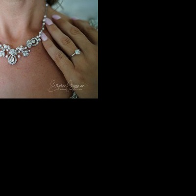 Bron and Joel's wedding at Noreuil Park Albury | Albury Wedding Photographers  | Albury-weddings-Bron-Joel-0010.jpg