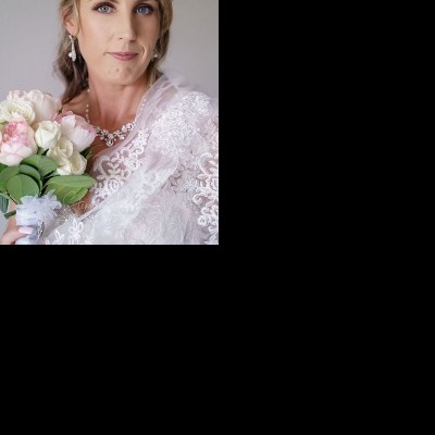 Bron and Joel's wedding at Noreuil Park Albury | Albury Wedding Photographers  | Albury-weddings-Bron-Joel-0013.jpg