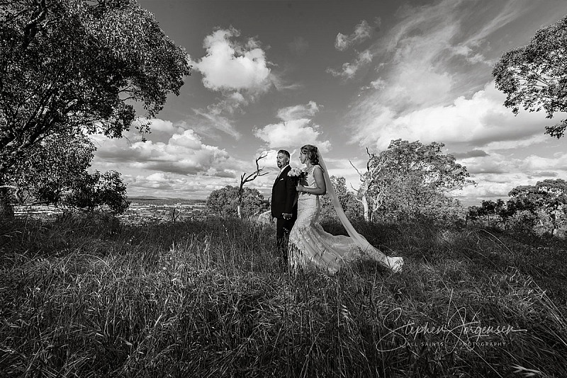 Bron and Joel's wedding at Noreuil Park Albury