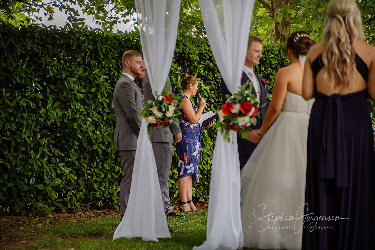 Elizabeth and Brett's wedding at Lancemore, Milawa | King Valley Wedding Photographers | Lindenwarah-milawa-weddings-Lizzie-Brett-0028.jpg