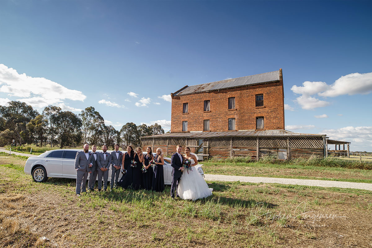 Elizabeth and Brett's wedding at Lancemore, Milawa | King Valley Wedding Photographers | Lindenwarah-milawa-weddings-Lizzie-Brett-0051.jpg