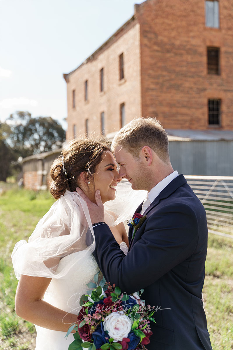 Elizabeth and Brett's wedding at Lancemore, Milawa | King Valley Wedding Photographers | Lindenwarah-milawa-weddings-Lizzie-Brett-0054.jpg