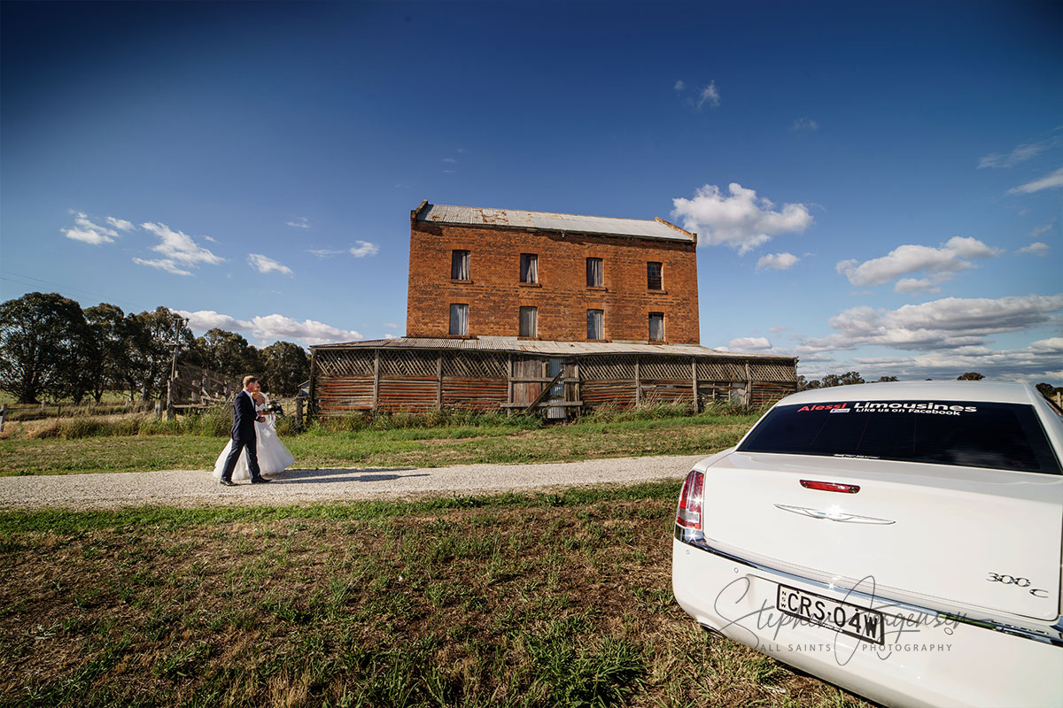 Elizabeth and Brett's wedding at Lancemore, Milawa | King Valley Wedding Photographers | Lindenwarah-milawa-weddings-Lizzie-Brett-0052.jpg