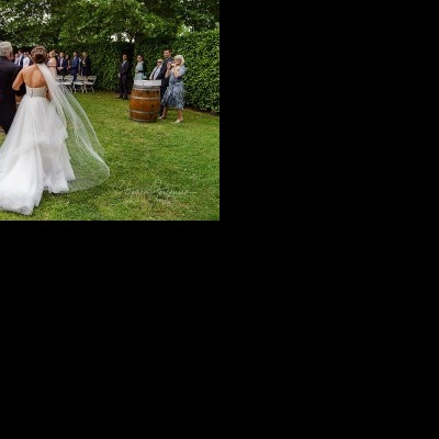 Elizabeth and Brett's wedding at Lancemore, Milawa | King Valley Wedding Photographers | Lindenwarah-milawa-weddings-Lizzie-Brett-0023.jpg