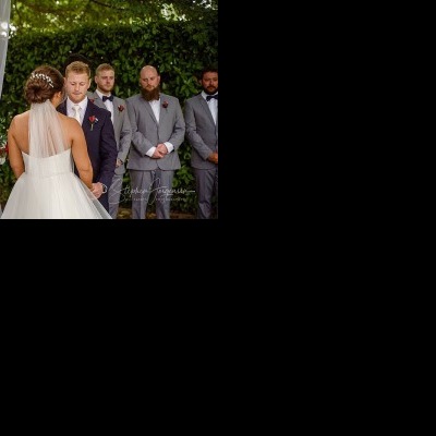 Elizabeth and Brett's wedding at Lancemore, Milawa | King Valley Wedding Photographers | Lindenwarah-milawa-weddings-Lizzie-Brett-0026.jpg