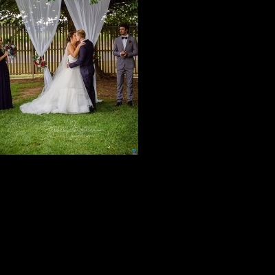 Elizabeth and Brett's wedding at Lancemore, Milawa | King Valley Wedding Photographers | Lindenwarah-milawa-weddings-Lizzie-Brett-0033.jpg