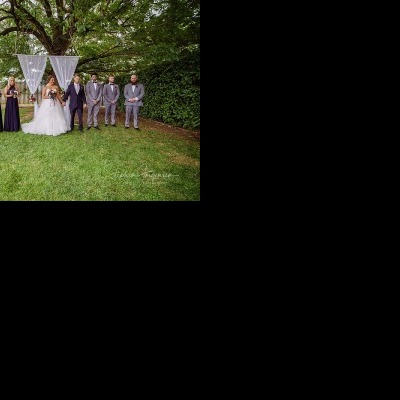 Elizabeth and Brett's wedding at Lancemore, Milawa | King Valley Wedding Photographers | Lindenwarah-milawa-weddings-Lizzie-Brett-0035.jpg