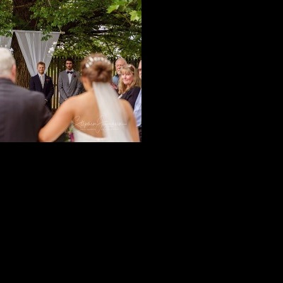 Elizabeth and Brett's wedding at Lancemore, Milawa | King Valley Wedding Photographers | Lindenwarah-milawa-weddings-Lizzie-Brett-0024.jpg