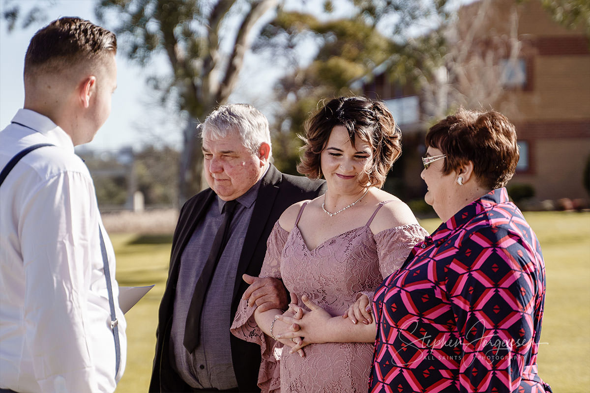 Alyce and Joshua's Yarrawonga / Mulwala  intimate elopement wedding | Yarrawonga / Mulwala Wedding Photographers | Yarrawonga-Mulwala-weddings-Alyce-Joshua-0010.jpg