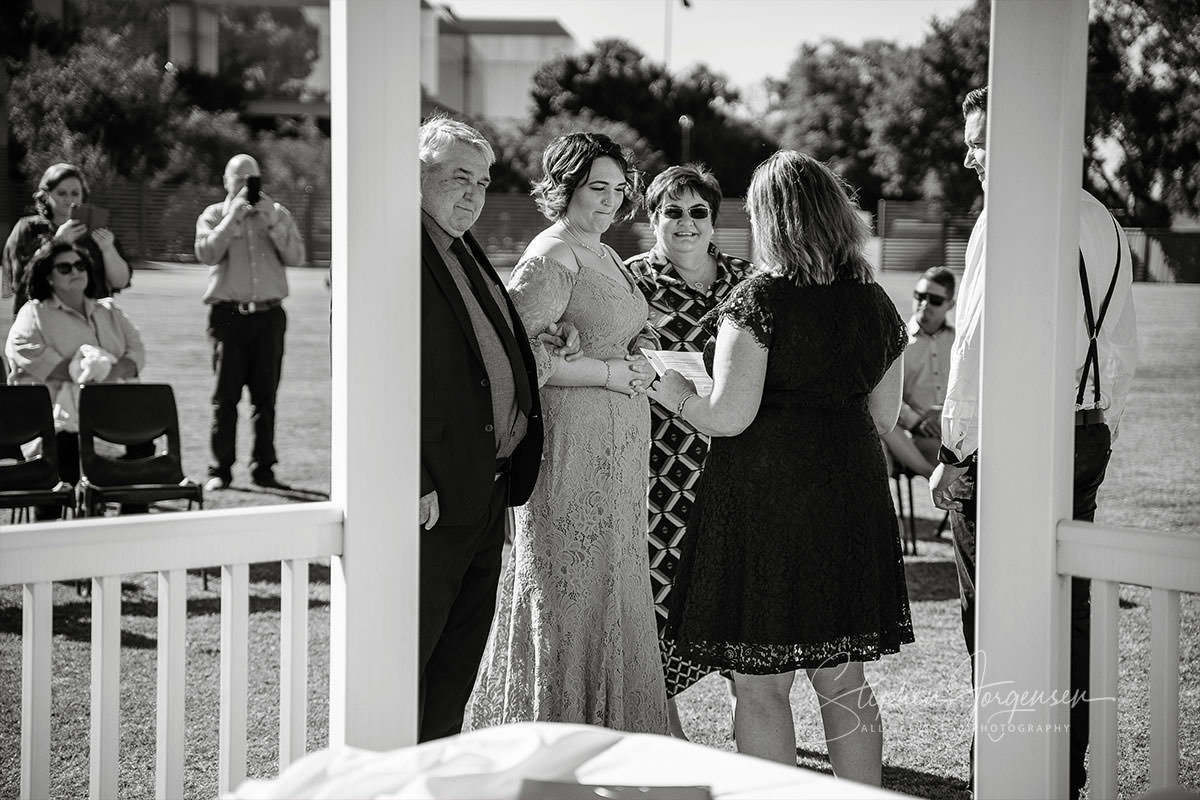 Alyce and Joshua's Yarrawonga / Mulwala  intimate elopement wedding | Yarrawonga / Mulwala Wedding Photographers | Yarrawonga-Mulwala-weddings-Alyce-Joshua-0009.jpg