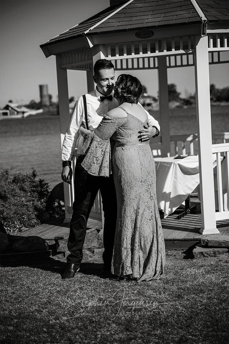 Alyce and Joshua's Yarrawonga / Mulwala  intimate elopement wedding | Yarrawonga / Mulwala Wedding Photographers | Yarrawonga-Mulwala-weddings-Alyce-Joshua-0022.jpg